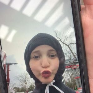 Meet your Posher, Eli